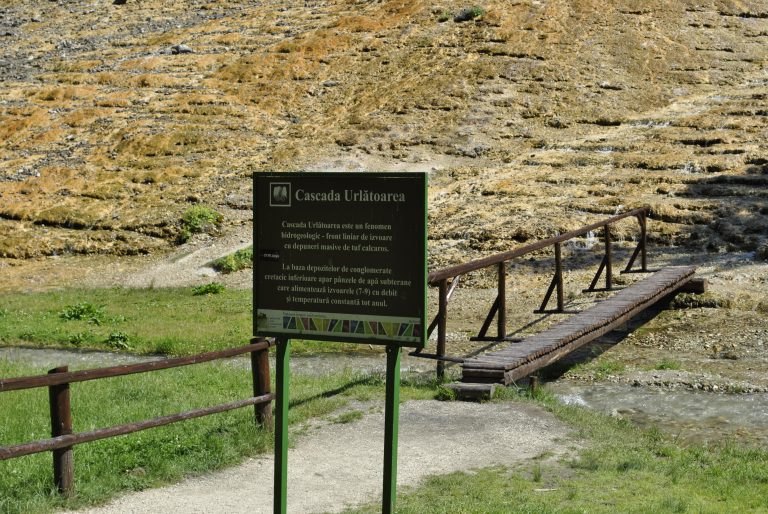 Cascada Urlatoarea Vama Buzaului
