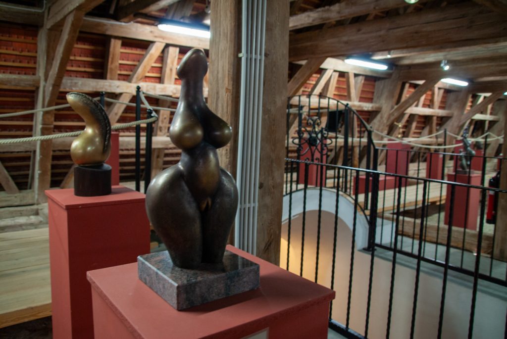 Castel Lendava mansarda cu expozita de bronz