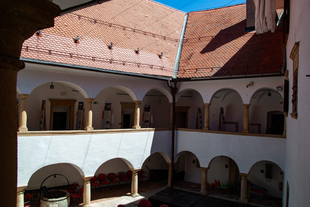 Castel Velenje aspect curte interioara