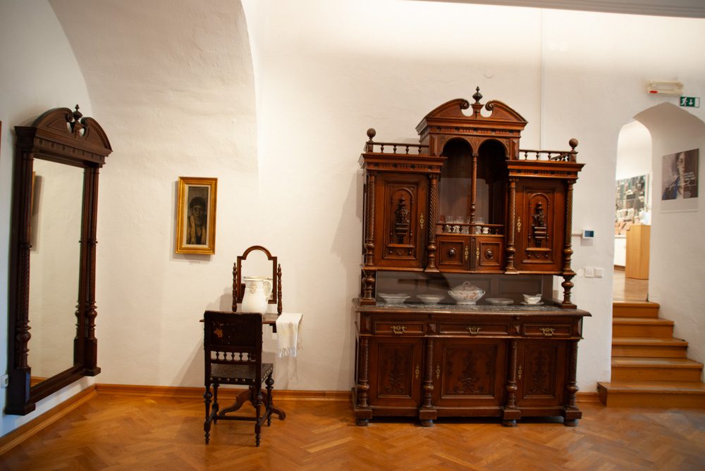 Castel Velenje mobilier Fran Korun Koželjski