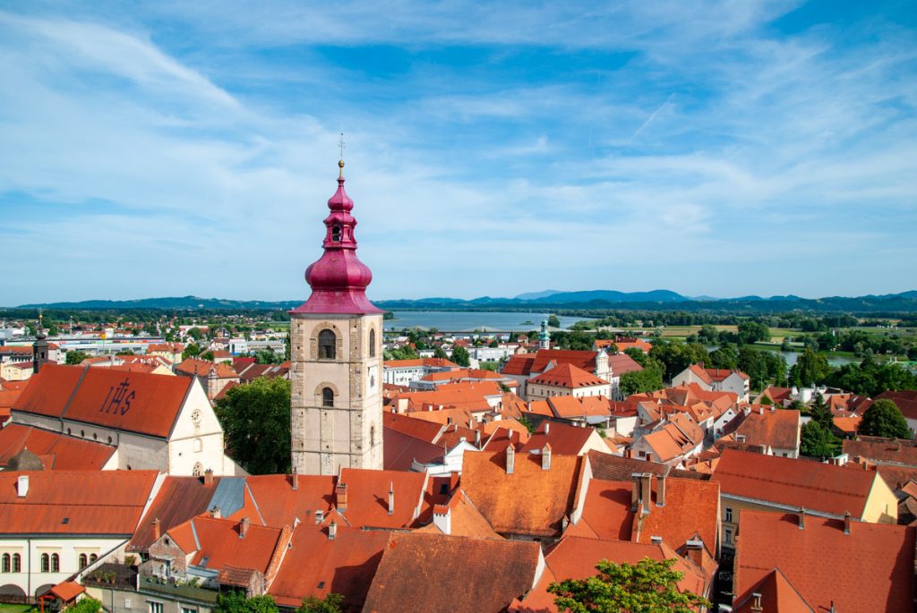 Castelul Ptuj panorama orasului