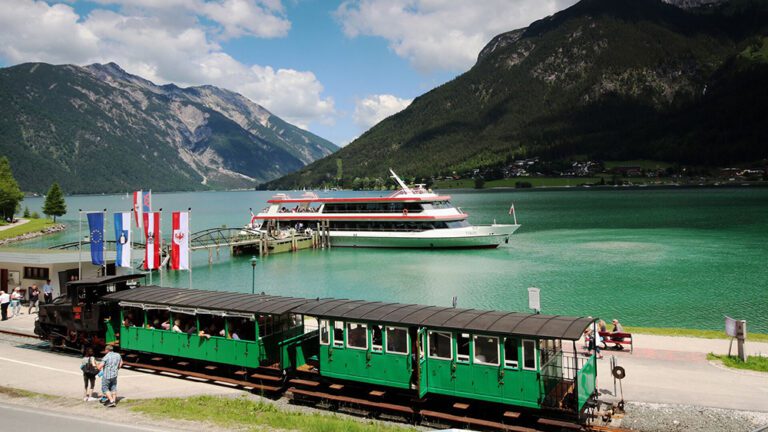 Tren si vaporas pe lacul Achensee
